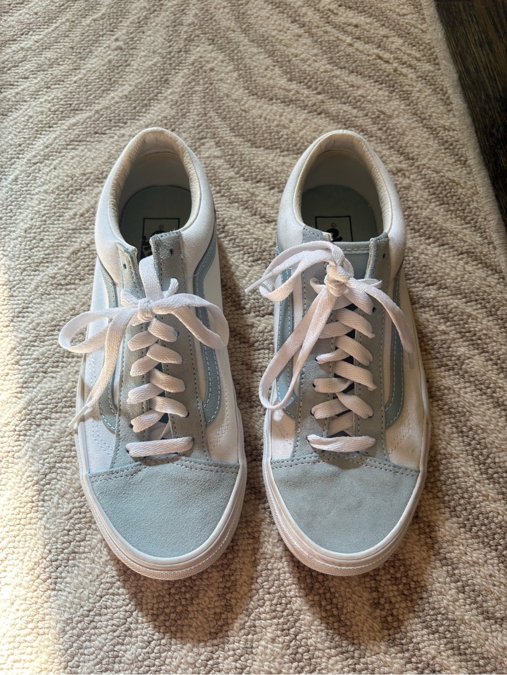 Vans Women's Light Blue and White Old Skool Low-Top Sneakers